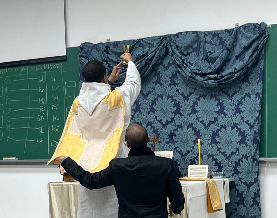 Onde a inteligência encontra o sagrado: UFABC recebe Masterclass de Canto Gregoriano e Missa Tradicional